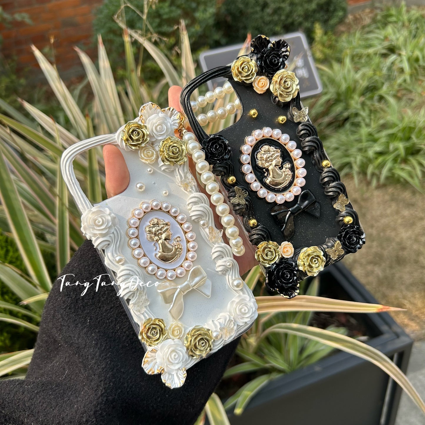 White and black baroque phone case